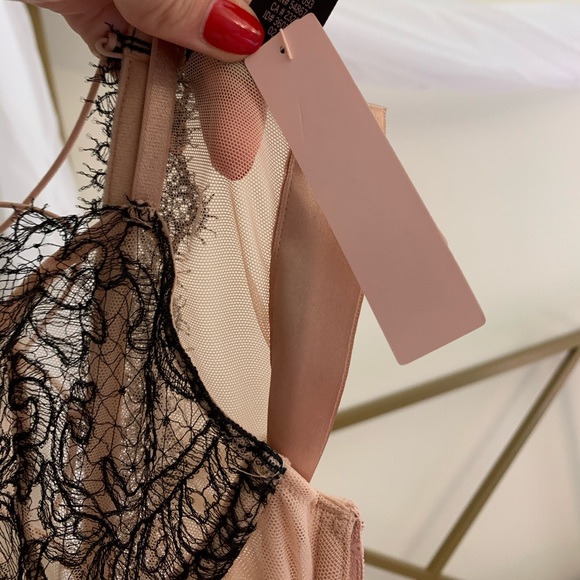 NWT Victoria Secrets Garter Slip/ Corset - Picture 5 of 6